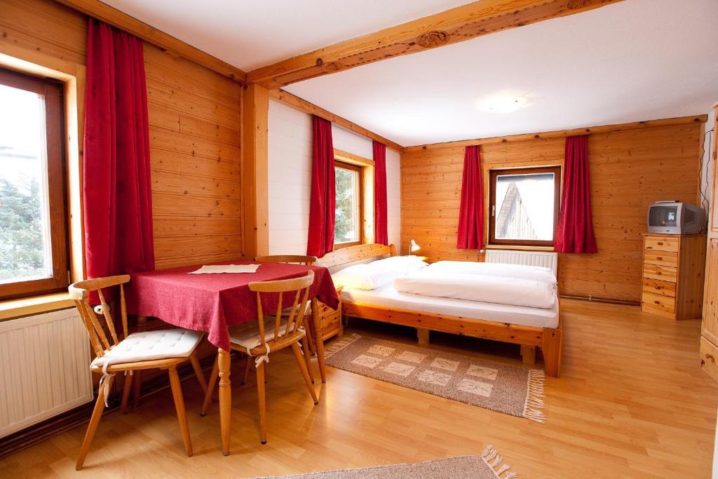 Gasthof - Pension Oedsteinblick Johnsbach Habitación foto